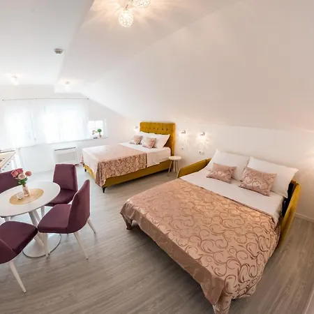 Elegant Lasta Apartment *