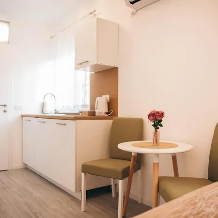 Elegant Lasta Appartement *